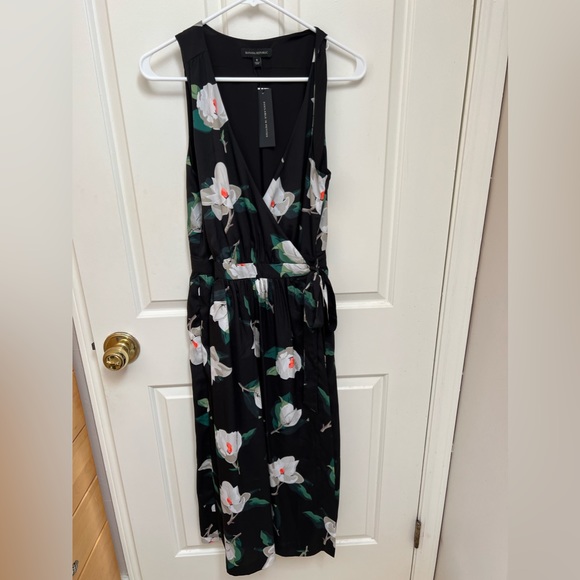 Banana Republic Sleeveless Magnlia Wrap Dress Size 8 NWT - Picture 1 of 9